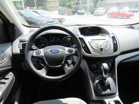Used 2016 Ford Escape SE AWD/4WD image 5