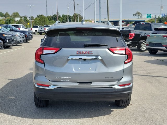Used 2024 GMC Terrain SLT AWD/4WD image 5