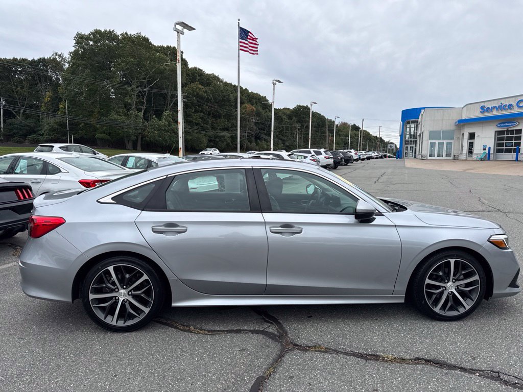 Used 2024 Honda Civic Touring image 3