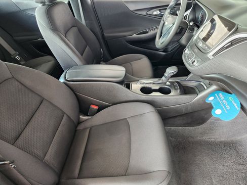 Used 2025 Chevrolet Malibu LT FWD image 15