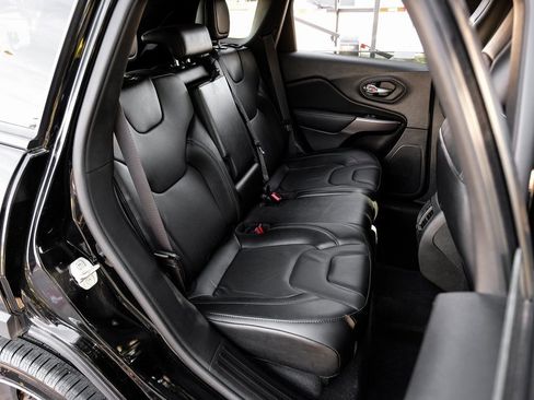 Used 2022 Jeep Cherokee Limited image 48