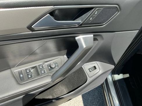 Used 2024 Volkswagen Tiguan SE AWD/4WD image 15