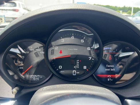 Used 2019 Porsche 718 Cayman RWD image 11