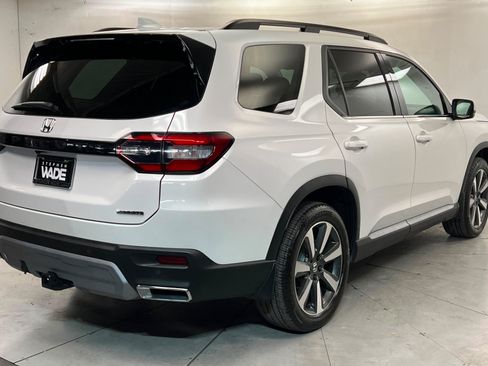 Used 2025 Honda Pilot Touring image 6