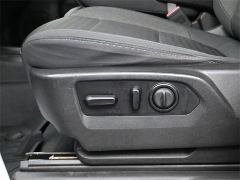 Used 2020 Chevrolet Silverado 1500 LT w/ Convenience Package image 11