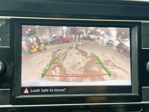 Used 2019 Volkswagen Jetta R-Line image 12