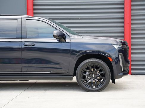 Used 2023 Cadillac Escalade ESV Sport Platinum w/ LPO, ONYX Package RWD image 17