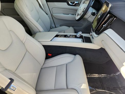 New 2026 Volvo XC60 T8 Ultra w/ Protection Package Premier AWD/4WD image 5