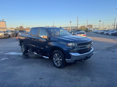 Used 2019 Chevrolet Silverado 1500 LT w/ Texas Edition image 3