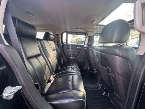Used 2009 HUMMER H3 Luxury image 25