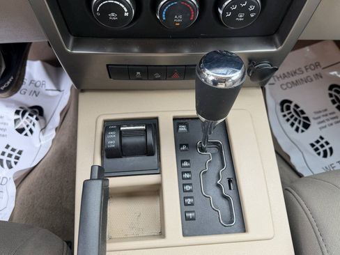 Used 2012 Jeep Liberty Sport AWD/4WD image 5
