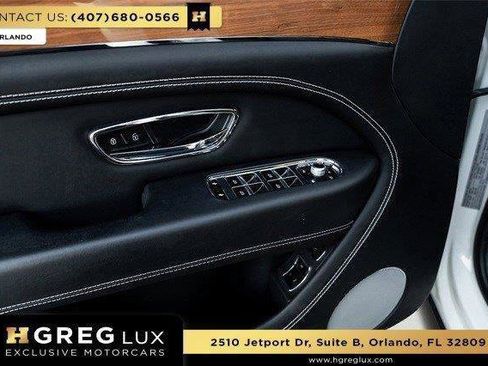 Used 2022 Bentley Bentayga AWD/4WD image 35