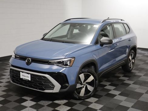 Used 2025 Volkswagen Taos S AWD/4WD image 2