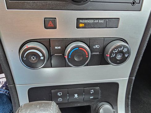 Used 2012 GMC Acadia SLE image 40