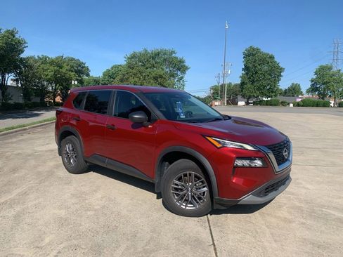 Used 2023 Nissan Rogue S AWD/4WD image 4