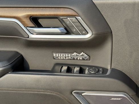 Used 2022 Chevrolet Silverado 1500 High Country w/ Technology Package image 21