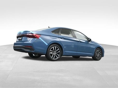 Used 2025 Volkswagen Jetta SE FWD image 27