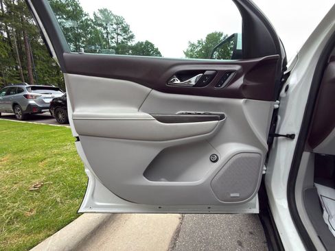 Used 2018 GMC Acadia SLT w/ LPO, Floor Liner Package FWD image 21