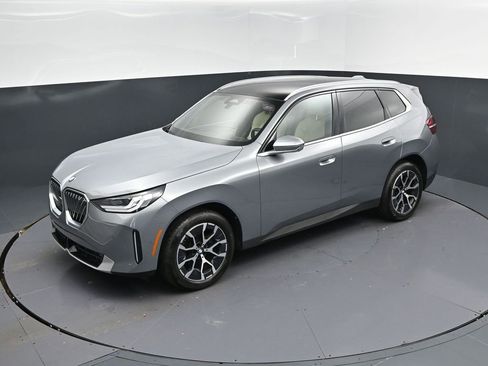 Used 2025 BMW X3 xDrive30i w/ Premium Package image 1