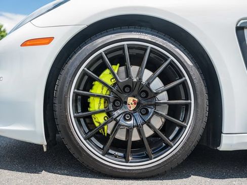 Used 2016 Porsche Panamera S RWD image 17