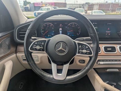 Used 2022 Mercedes-Benz GLS 450 4MATIC image 17