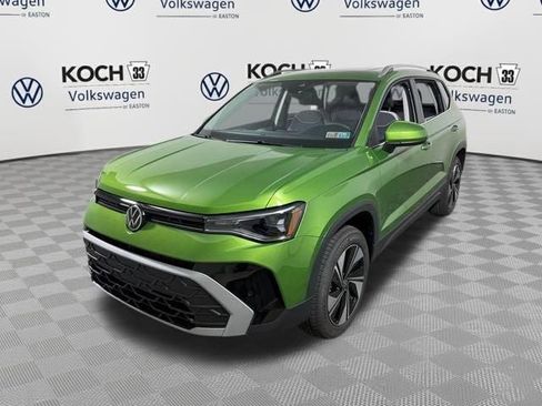 New 2026 Volkswagen Taos SE AWD/4WD image 3
