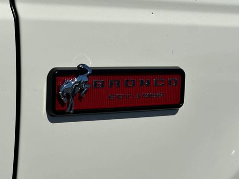 New 2026 Ford Bronco Outer Banks w/ Sasquatch Package AWD/4WD image 7