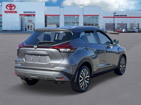 Used 2023 Nissan Kicks SV image 5