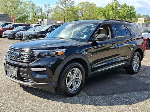 Used 2021 Ford Explorer XLT w/ Equipment Group 202A AWD/4WD image 4