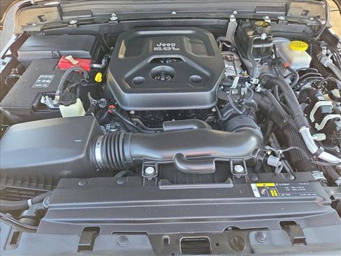 Used 2020 Jeep Wrangler Unlimited Sahara AWD/4WD image 22