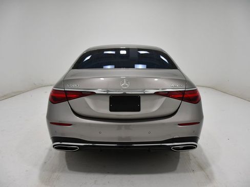 Used 2022 Mercedes-Benz S 580 4MATIC Sedan image 4