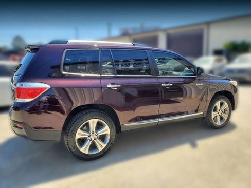 Used 2011 Toyota Highlander Limited w/ Tow Pkg FWD image 12