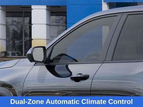 New 2026 Chevrolet Equinox LT w/ Convenience Package II FWD image 13