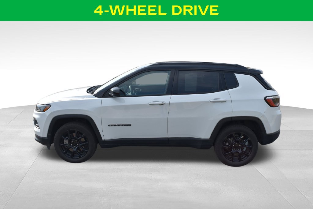 Used 2024 Jeep Compass Latitude w/ Convenience Group AWD/4WD image 6