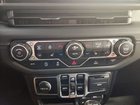 New 2025 Jeep Wrangler Sahara image 17