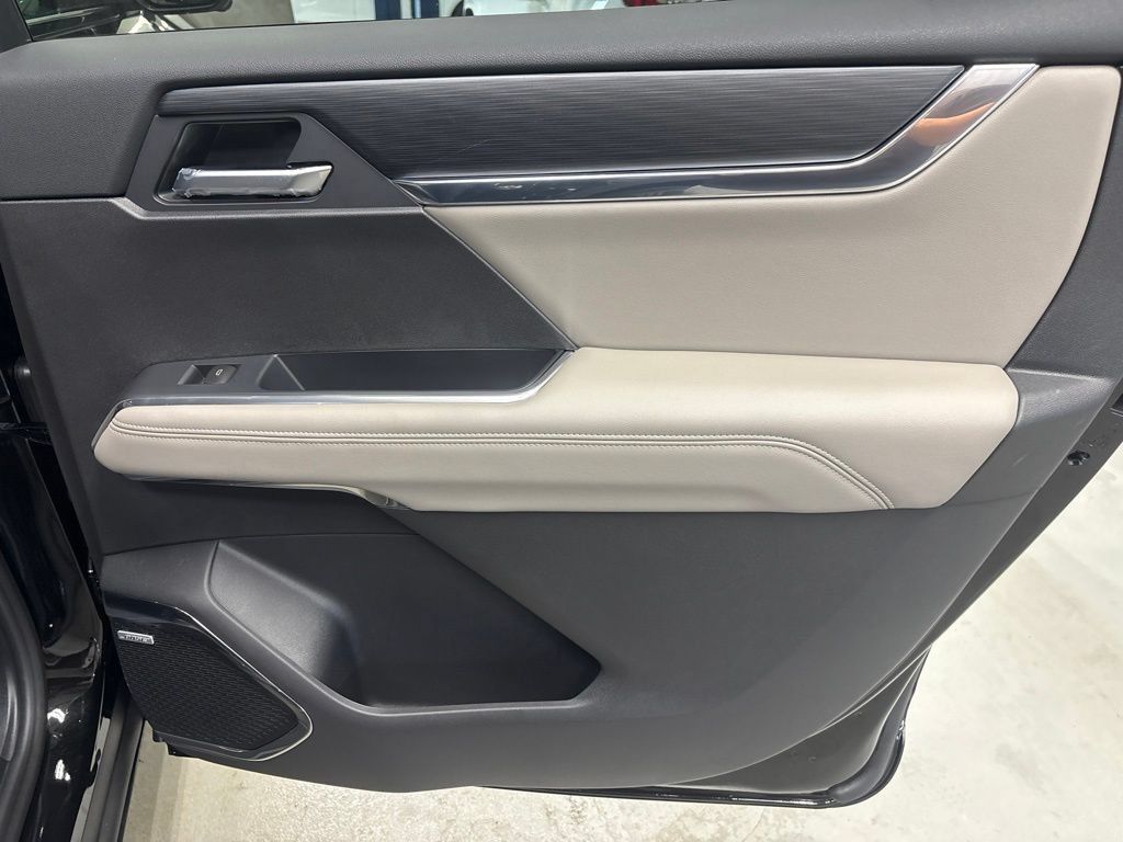 New 2027 GMC Acadia Elevation w/ Black Edition AWD/4WD image 11