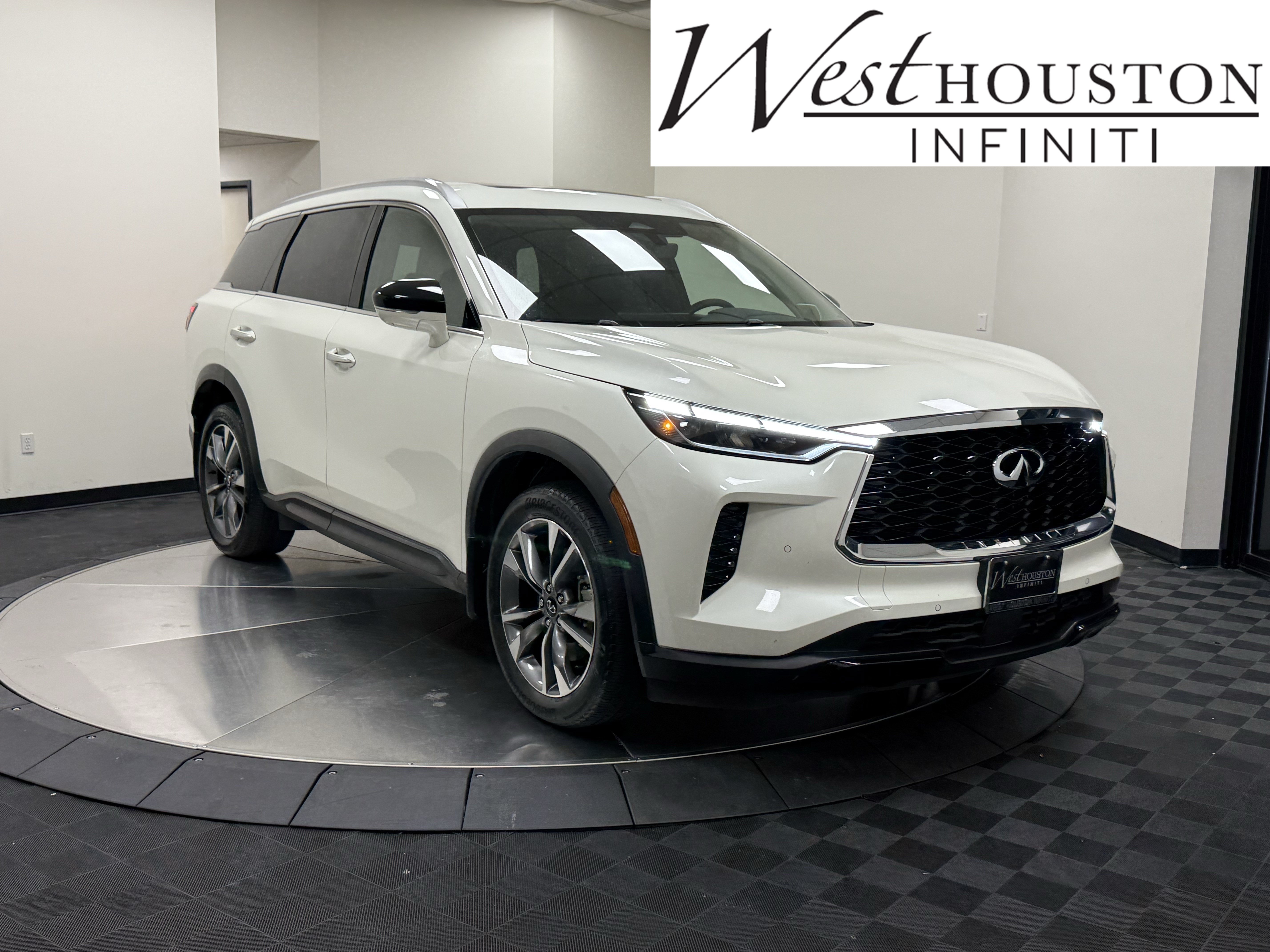 Certified 2024 INFINITI QX60 Luxe w/ Performance Audio Package FWD image 1
