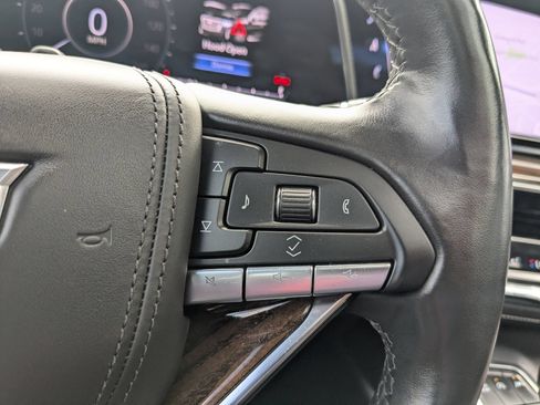 Used 2022 Cadillac Escalade Premium Luxury Platinum w/ Heavy-Duty Trailer Package AWD/4WD image 23