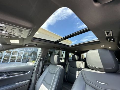 Certified 2024 Cadillac XT6 Premium Luxury FWD image 30