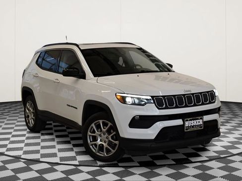 Used 2022 Jeep Compass Latitude w/ Sun and Sound Group image 1