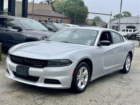 Used 2023 Dodge Charger SXT image 2