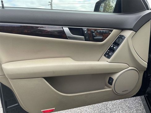 Used 2014 Mercedes-Benz C 250 Sedan image 15