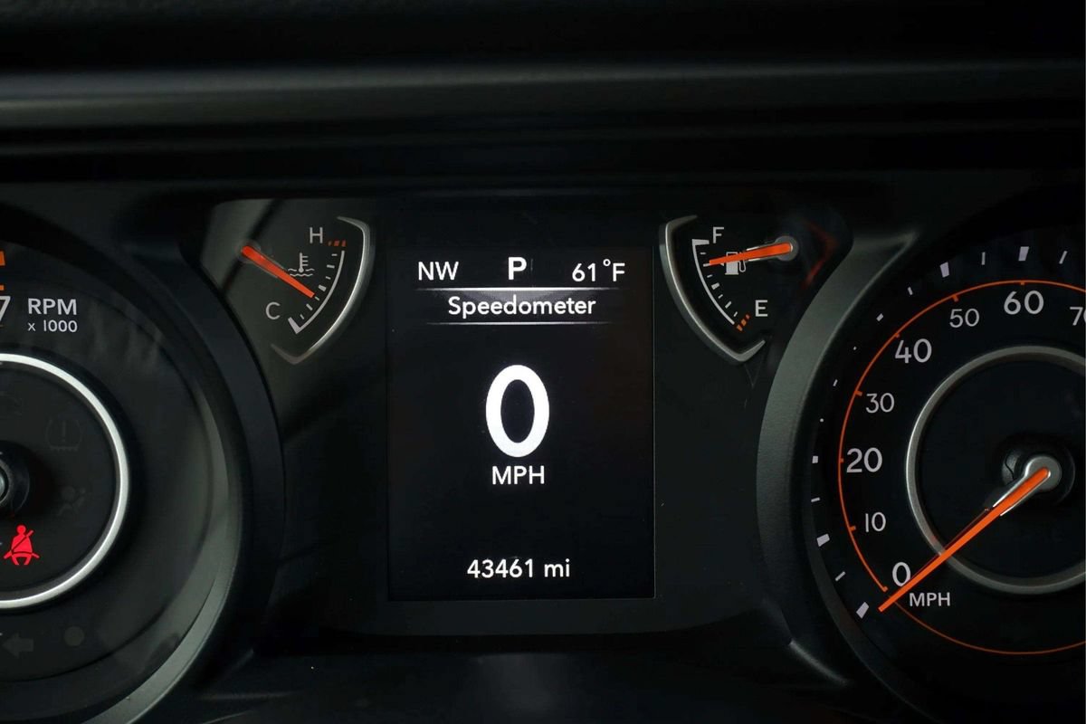 Used 2025 Jeep Wrangler Unlimited Sport AWD/4WD image 25