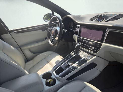 Used 2019 Porsche Macan S w/ Premium Package AWD/4WD image 7