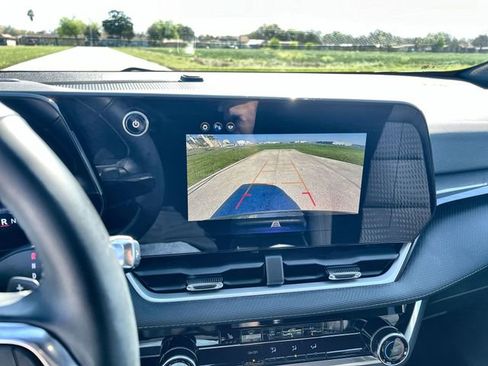 Used 2025 Chevrolet Equinox LT image 14