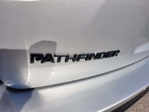 Used 2020 Nissan Pathfinder SL image 13
