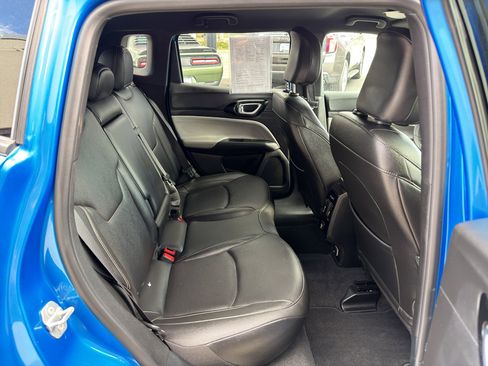 Used 2025 Jeep Compass Limited AWD/4WD image 10