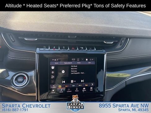Used 2022 Jeep Grand Cherokee Altitude AWD/4WD image 14