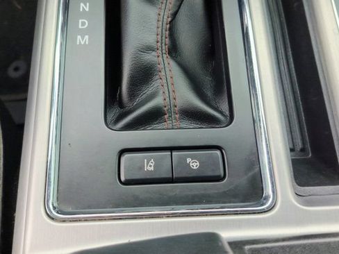 Used 2019 Ford F150 Platinum w/ Equipment Group 701A Luxury AWD/4WD image 18