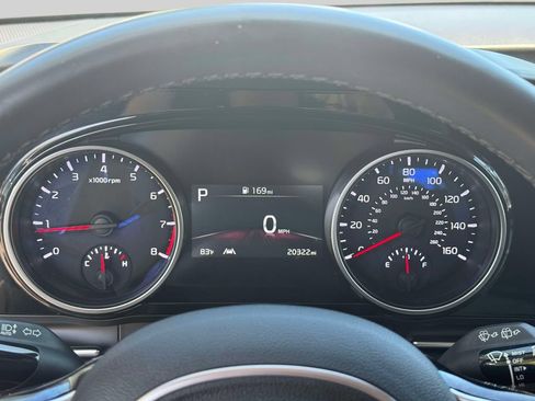 Used 2024 Kia Carnival EX FWD image 24
